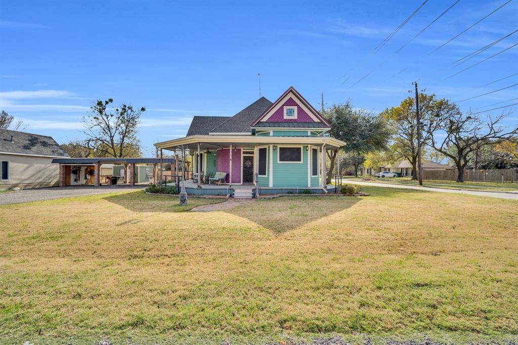 312 8th Street - Photo 1