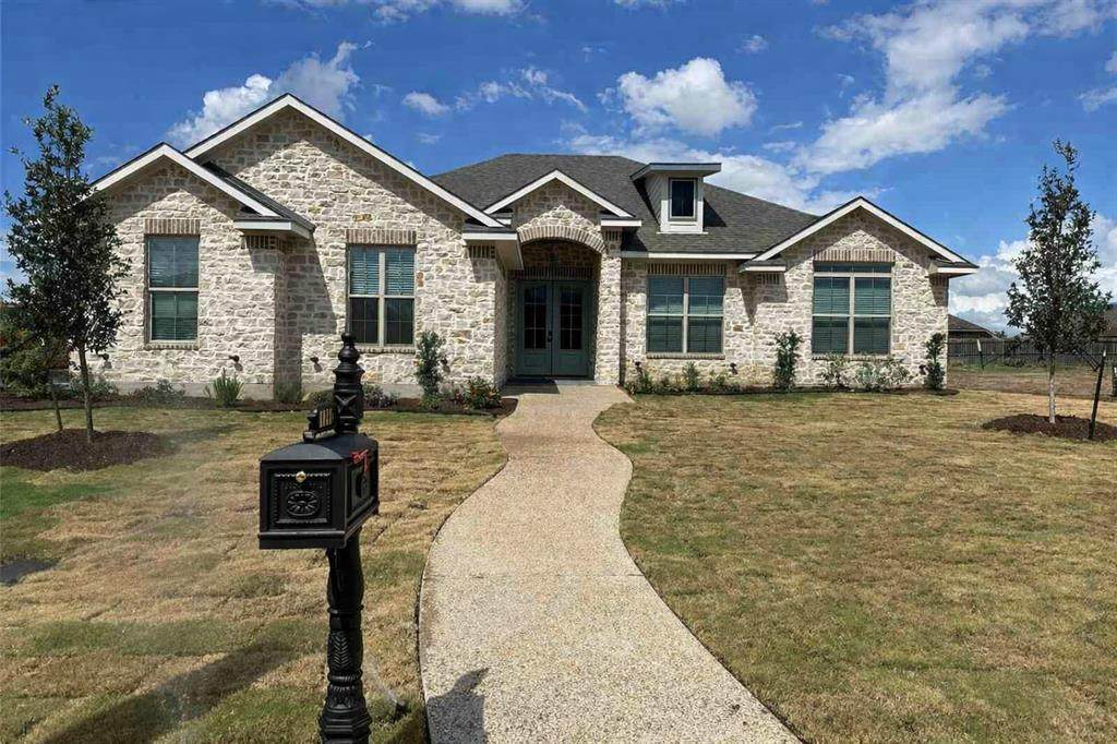 1033 Queen Elizabeth Drive - Photo 1