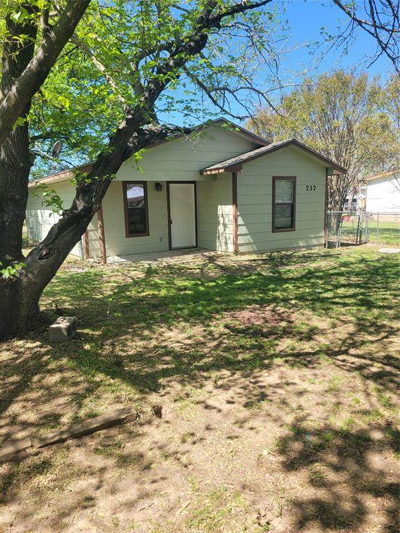 737 Luther Lane - Photo 1