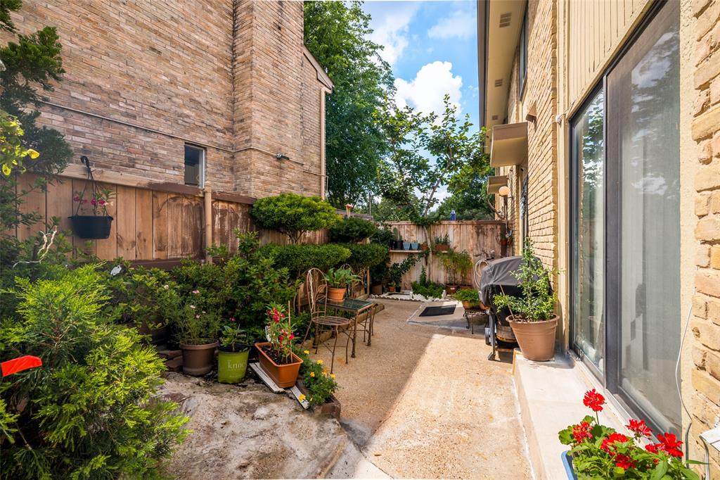 2650 Custer Parkway - Photo 1