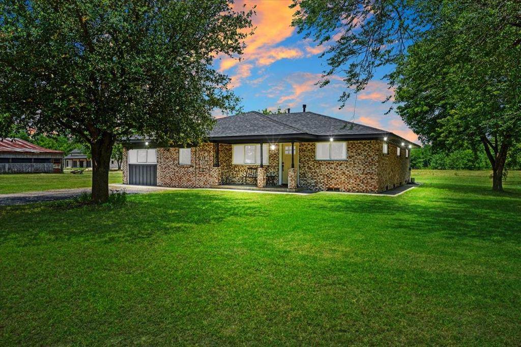 4938 County Road 4410 - Photo 1