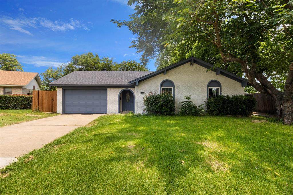 1065 Sunset Circle - Photo 1