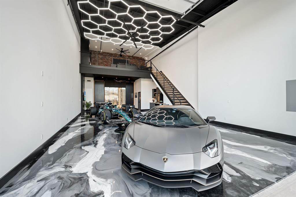 725 Railroad Street - Photo 1