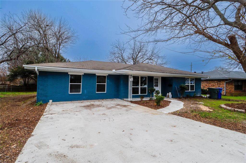 745 Holiday Drive - Photo 1