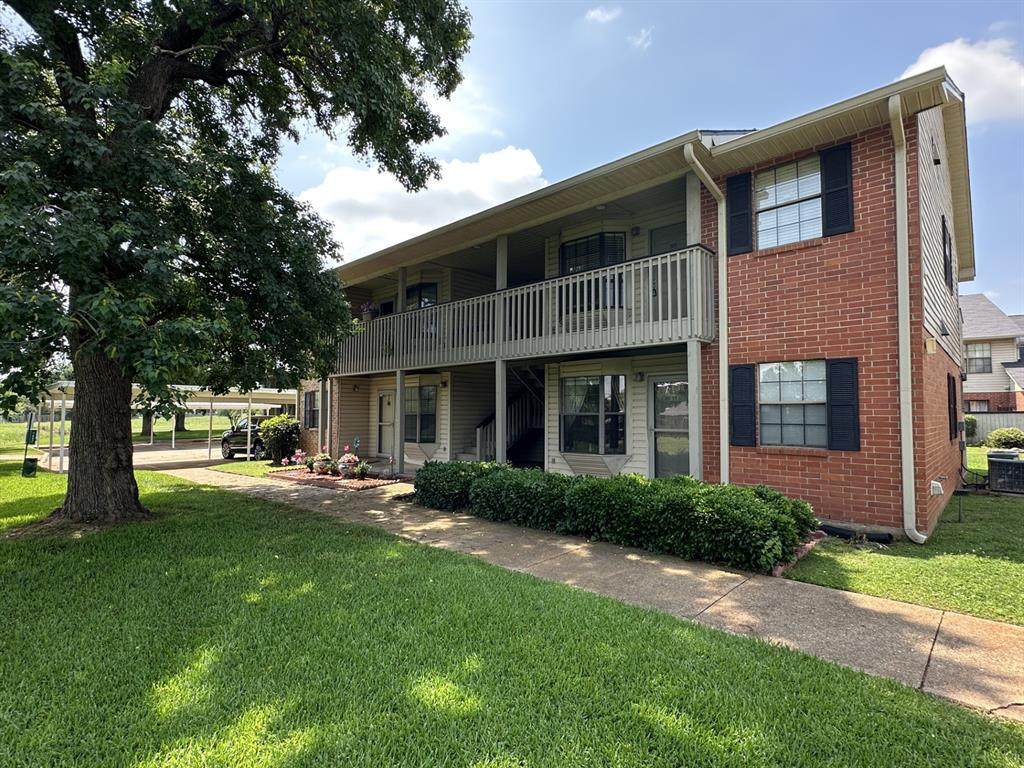 3636 Greenacres Place Drive - Photo 1