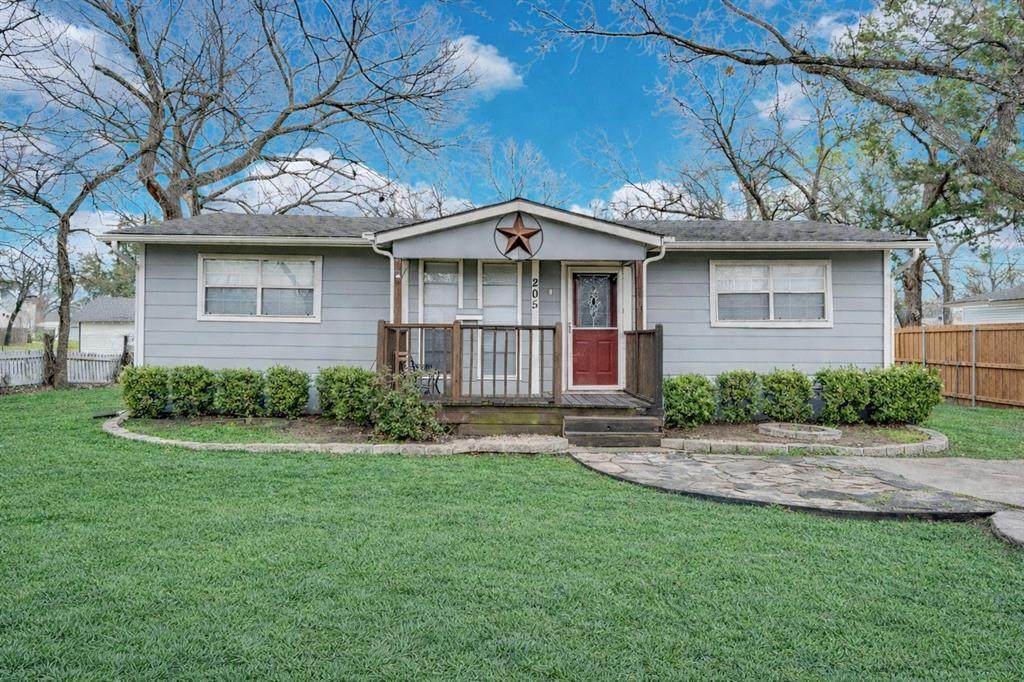 205 Latimer Street - Photo 1