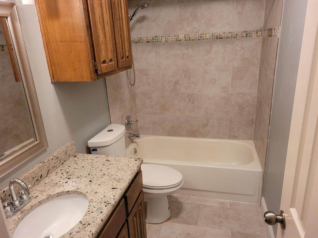910 Boxwood Drive - Photo 1