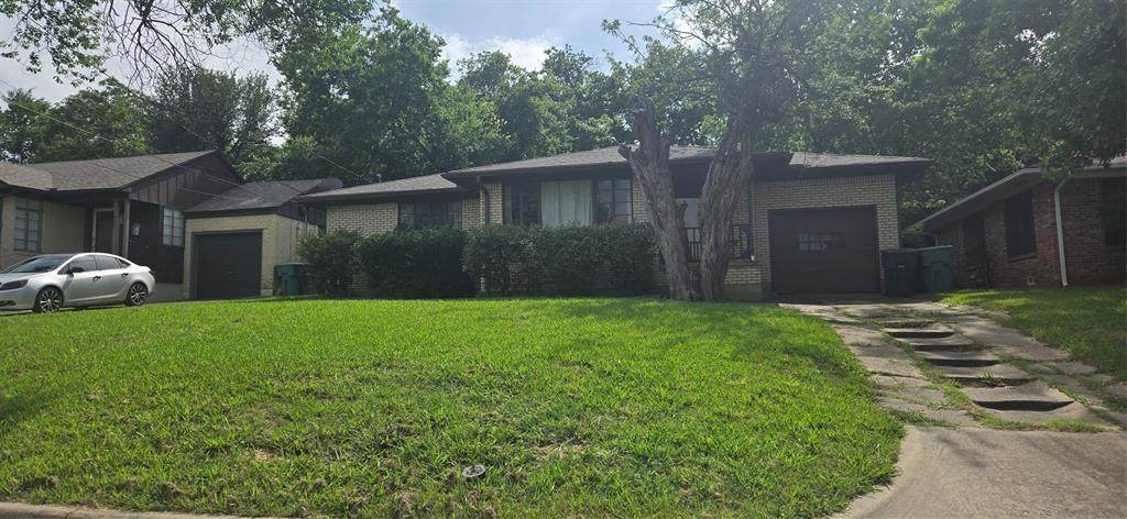 626 Kessler Boulevard - Photo 1