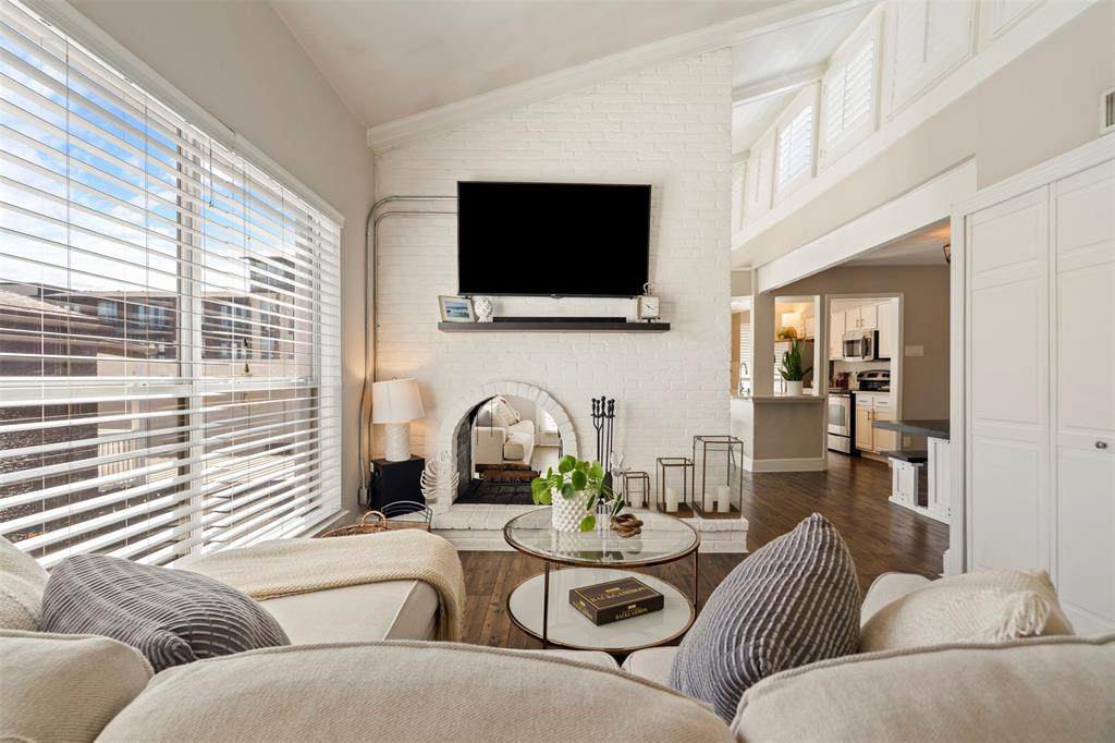 5916 Sandhurst Lane - Photo 1