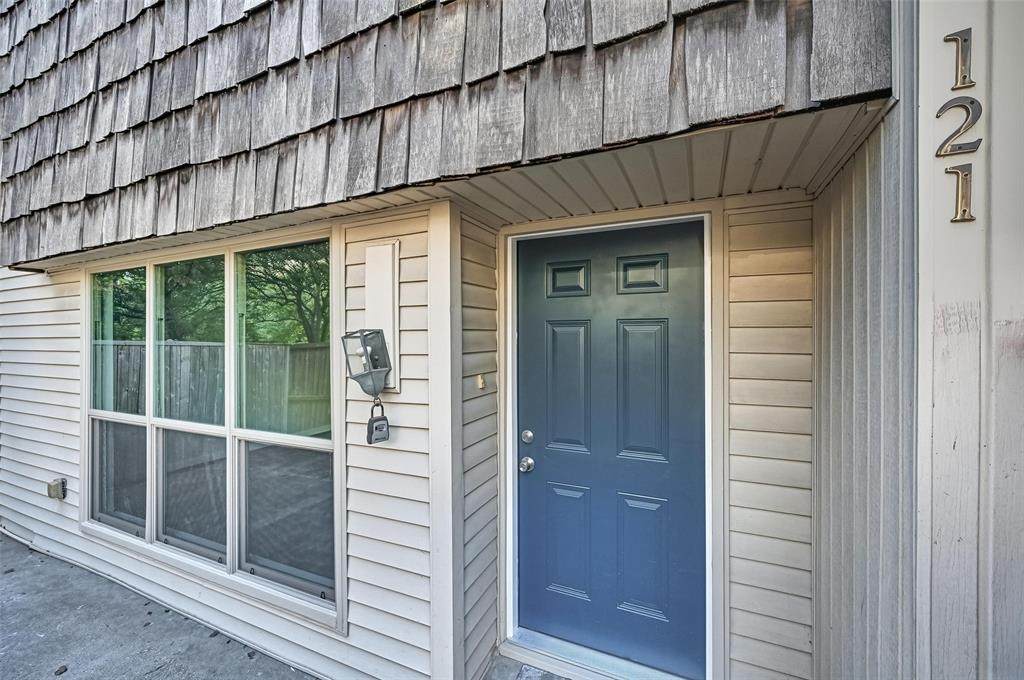 2702 Douglas Avenue - Photo 1