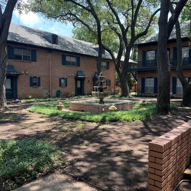 6027 University Boulevard - Photo 1