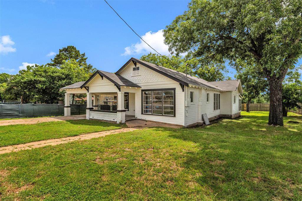 210 5th Street - Photo 1