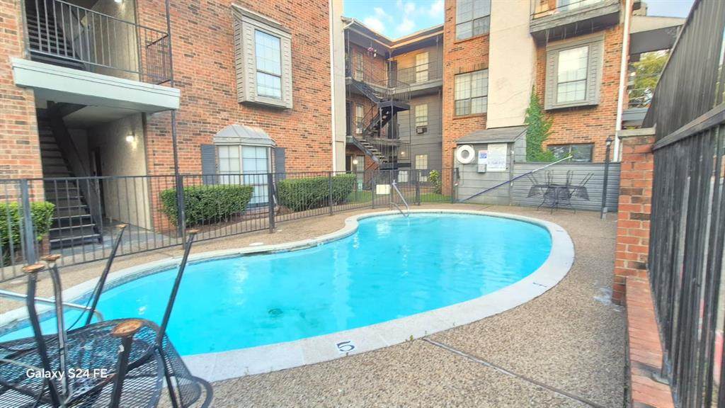 7025 Hemlock Avenue - Photo 1