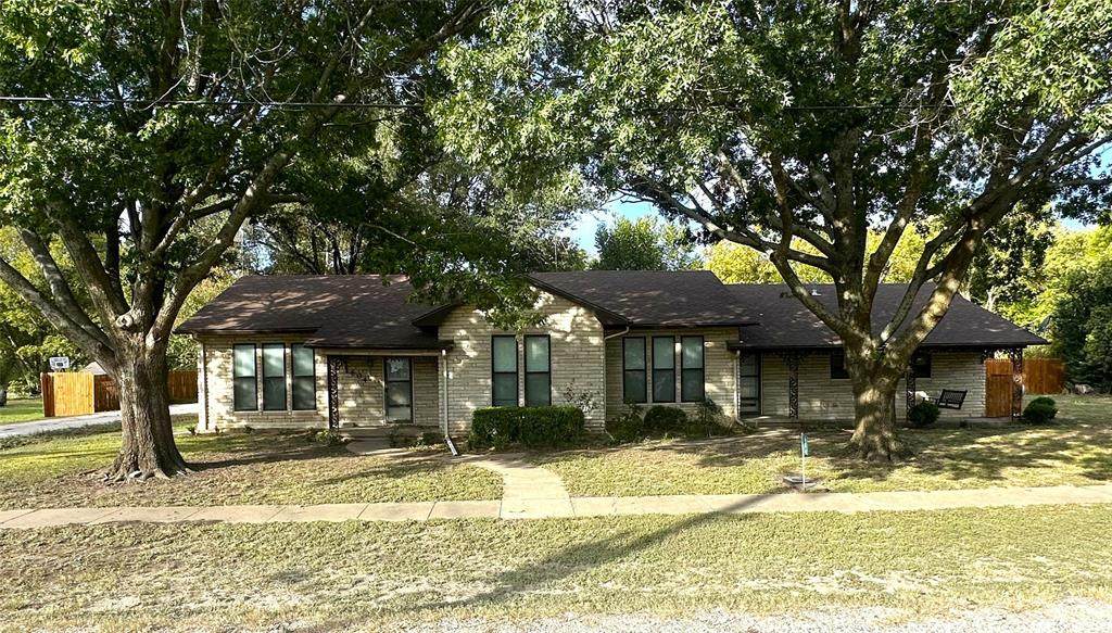604 Harrel Avenue - Photo 1