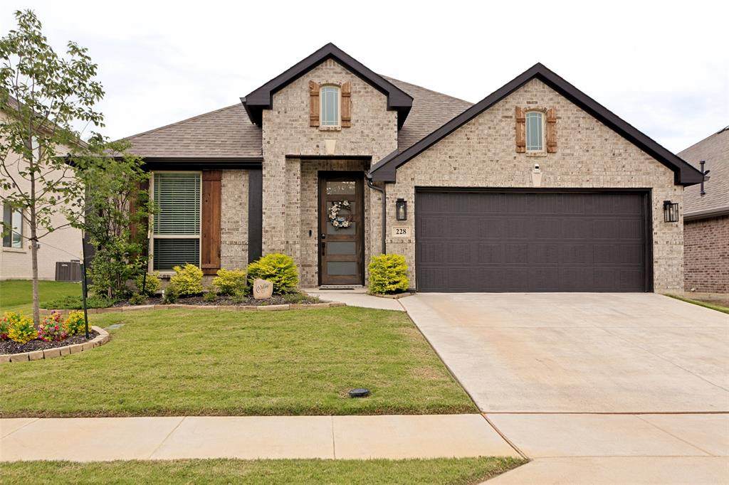 228 Shawnee Trail - Photo 1