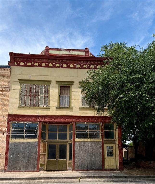 324 Avenue C - Photo 1