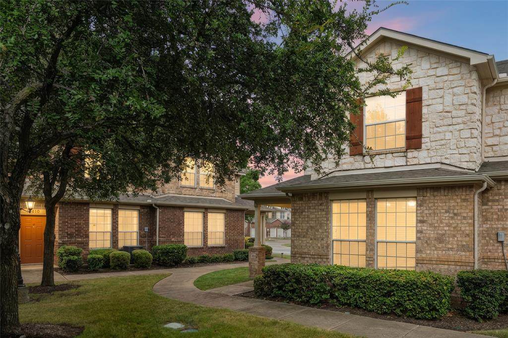 2722 Hyde Park Drive - Photo 1