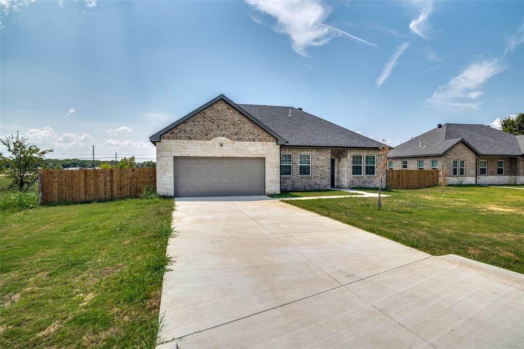 705 Lakeland Drive - Photo 1