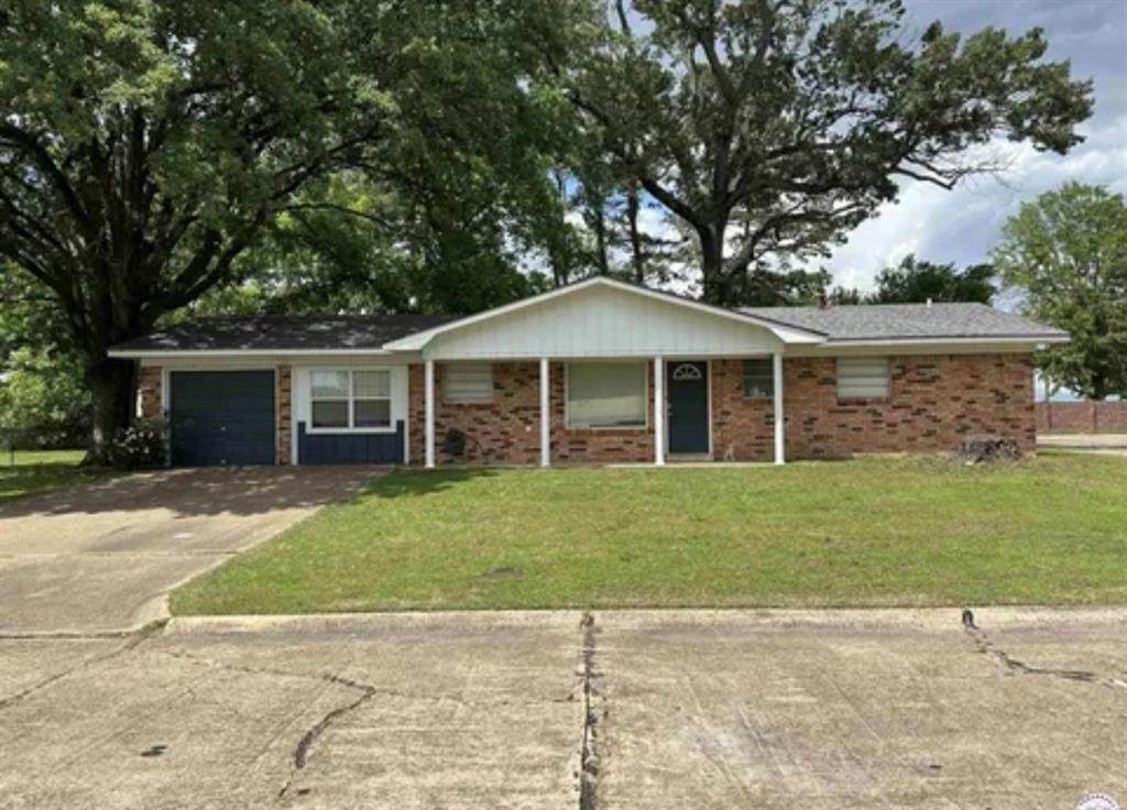 1002 Champion Street - Photo 1