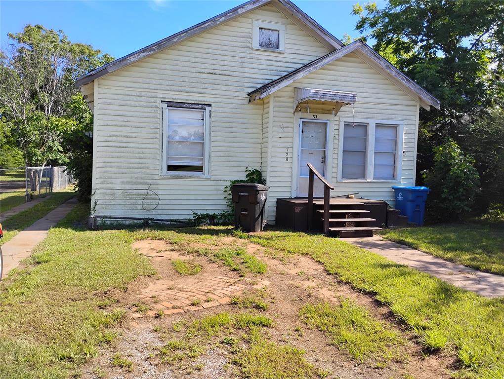 728 Elm Street - Photo 1