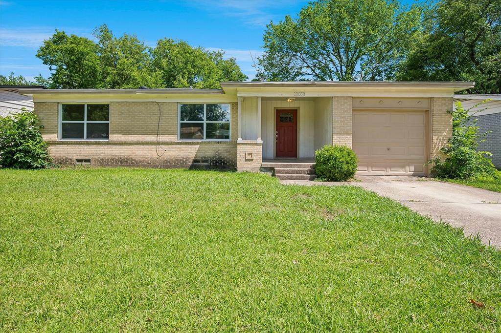 10850 Sharondale Drive - Photo 1
