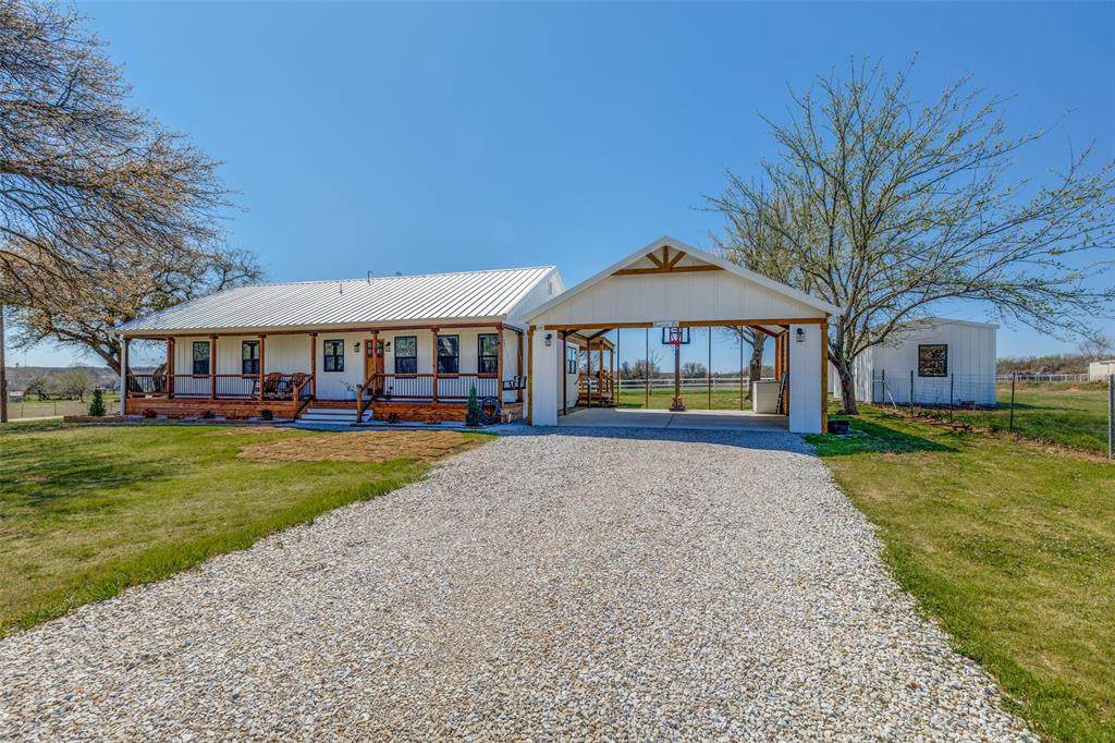 320 English Court - Photo 1
