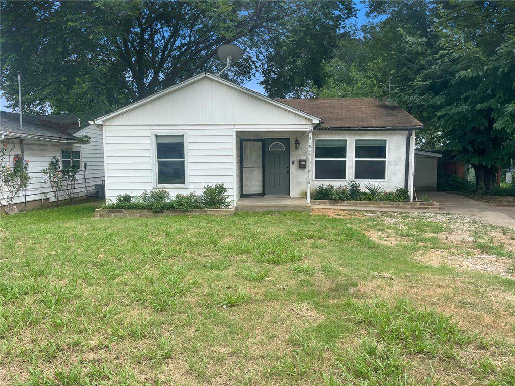 210 Dexter Street - Photo 1