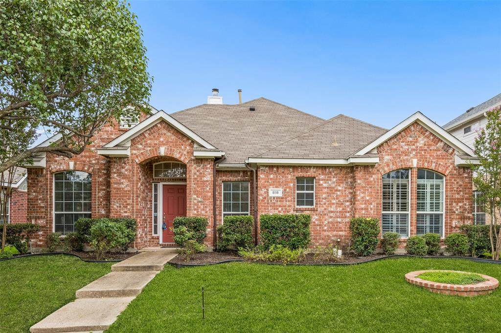 818 Water Oak Drive - Photo 1