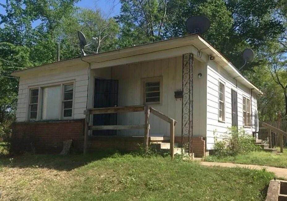 445 Wichita Street - Photo 1