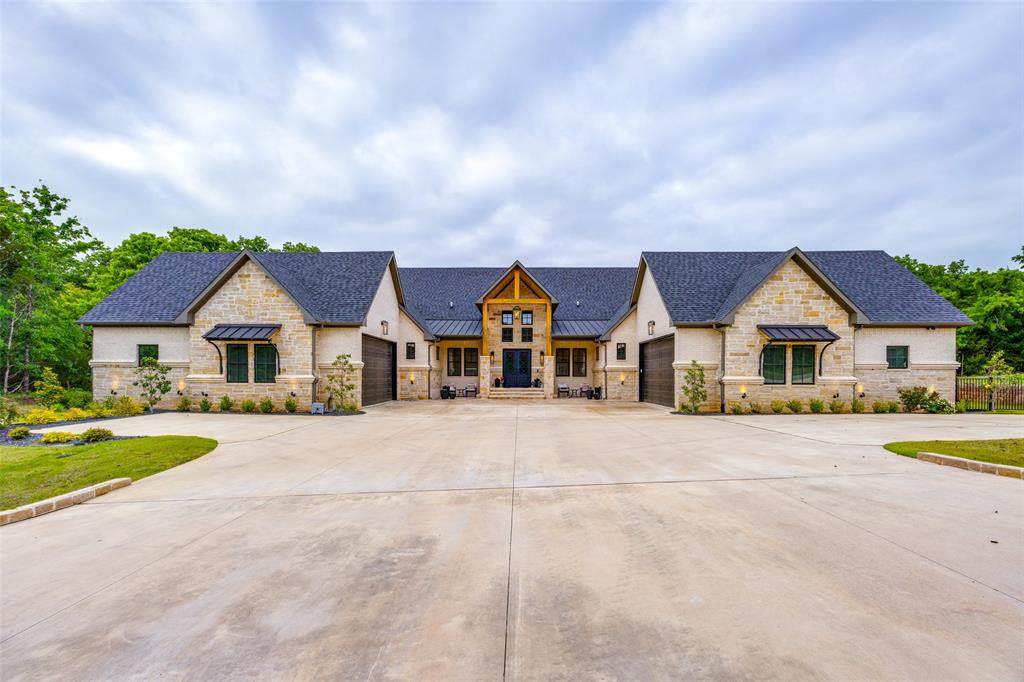 704 Palisades Drive - Photo 1