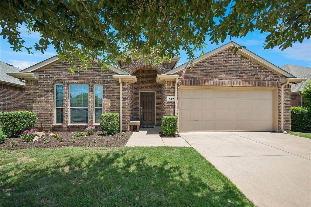 817 Hazels Way - Photo 1