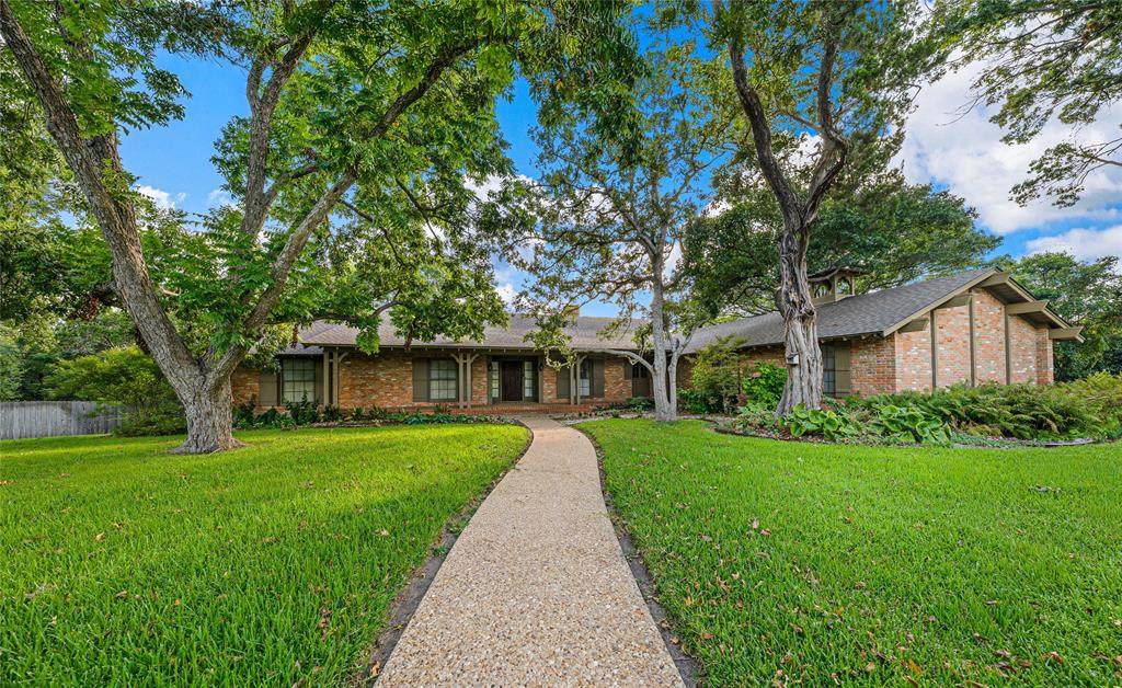 3010 Inverness Drive - Photo 1