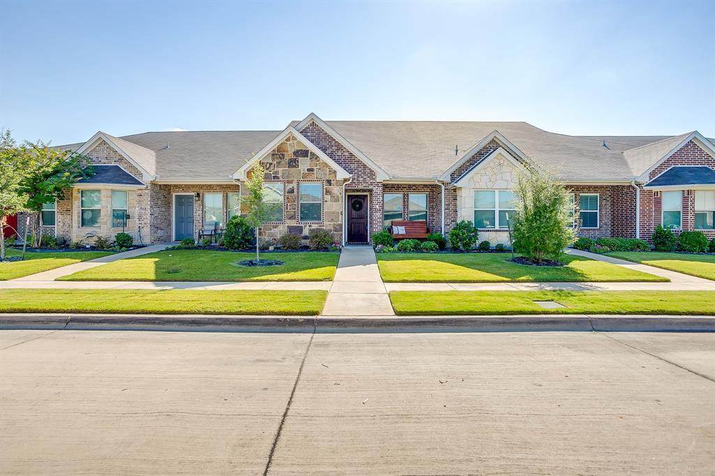 464 Pine Street - Photo 1