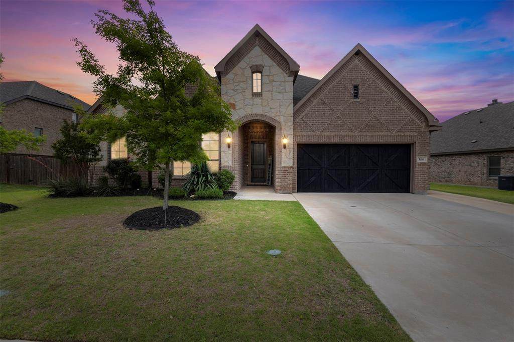 806 Summer Grove Drive - Photo 1