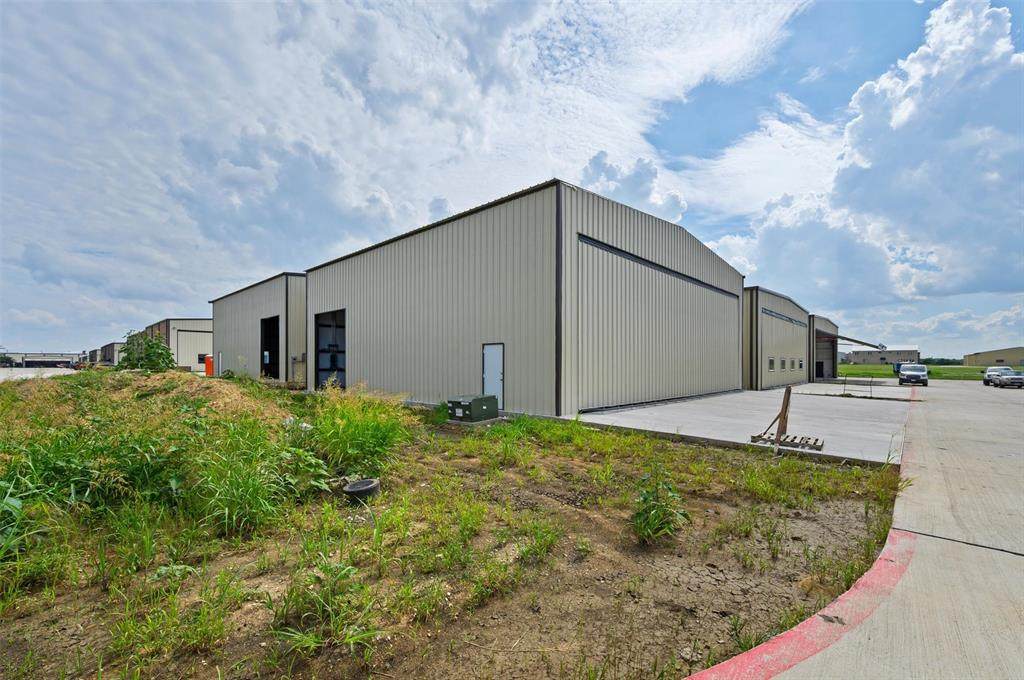 9404 Beagle Lane - Photo 1