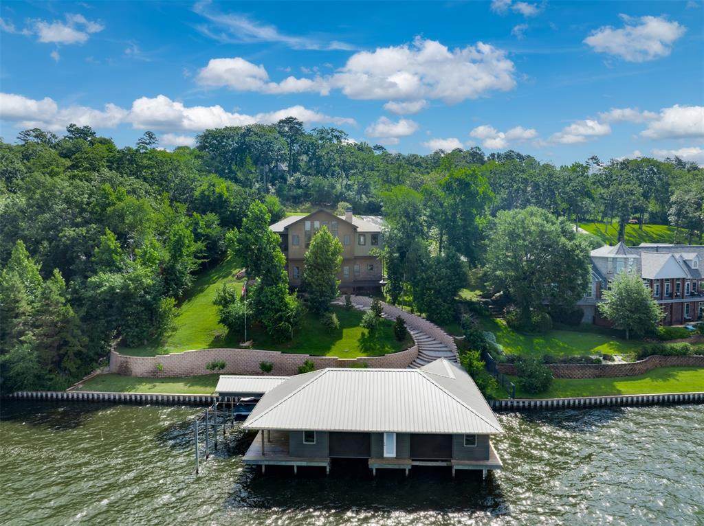 127 Lake Bluff Drive - Photo 1