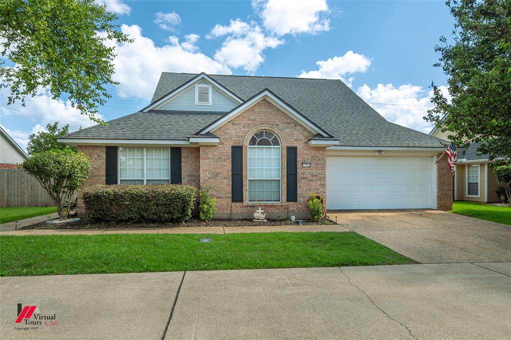 195 Kings Crossing - Photo 1