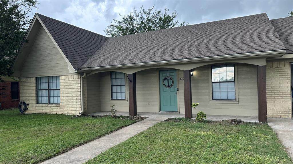806 Crestline Drive - Photo 1