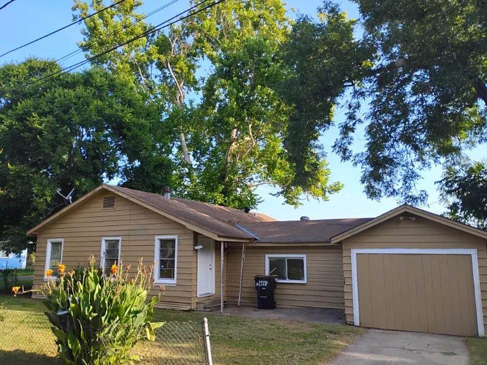 401 Berry Street - Photo 1
