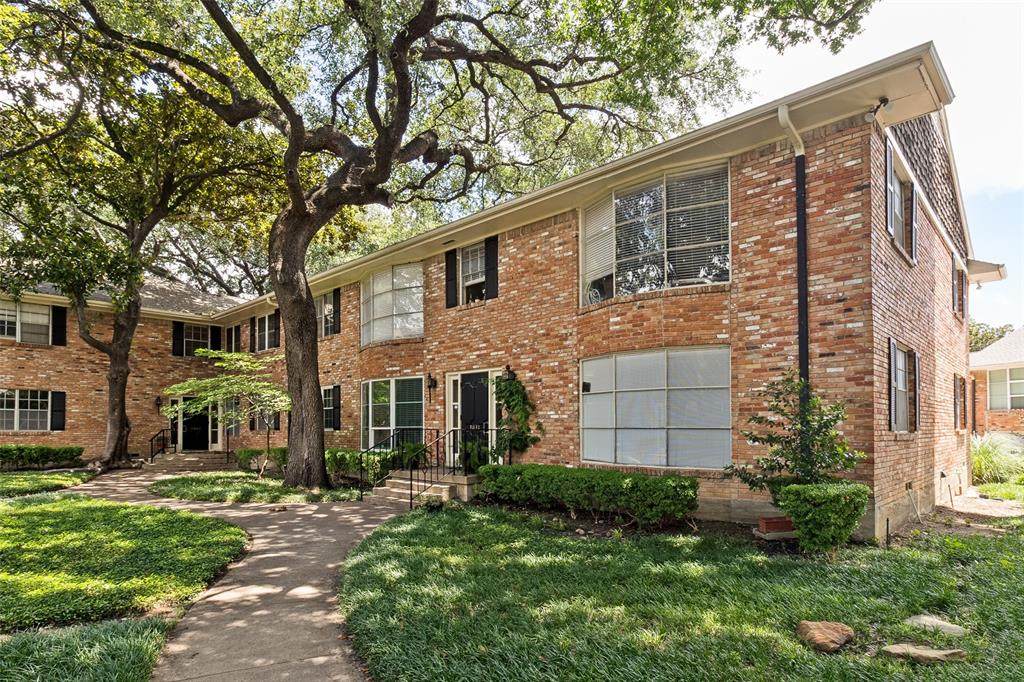 3031 Mahanna Springs Drive - Photo 1