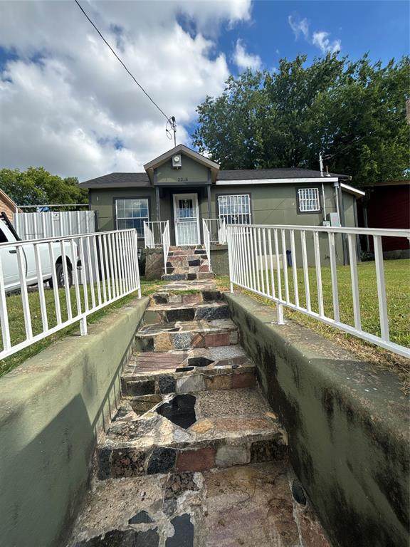 2218 Rockefeller Boulevard - Photo 1