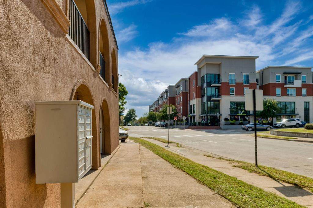 811 Mesquite Street - Photo 1