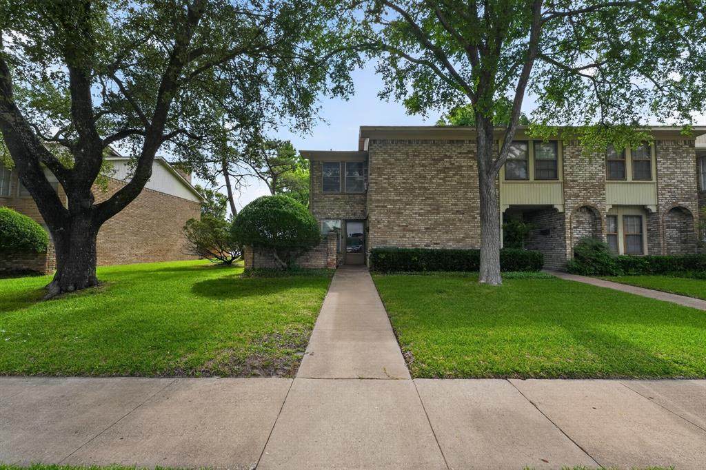 717 Towne House Lane - Photo 1