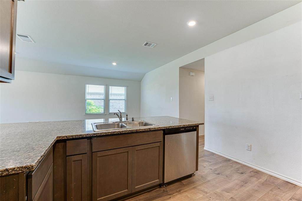 517 Milo Way - Photo 1