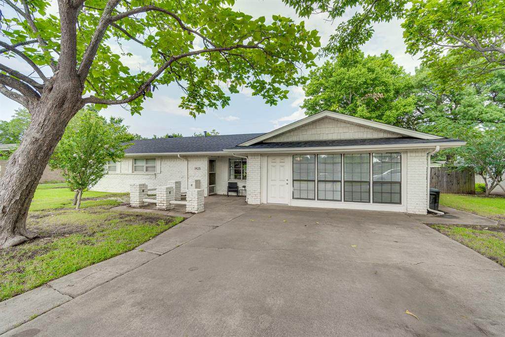 1425 Ridgecrest Drive - Photo 1