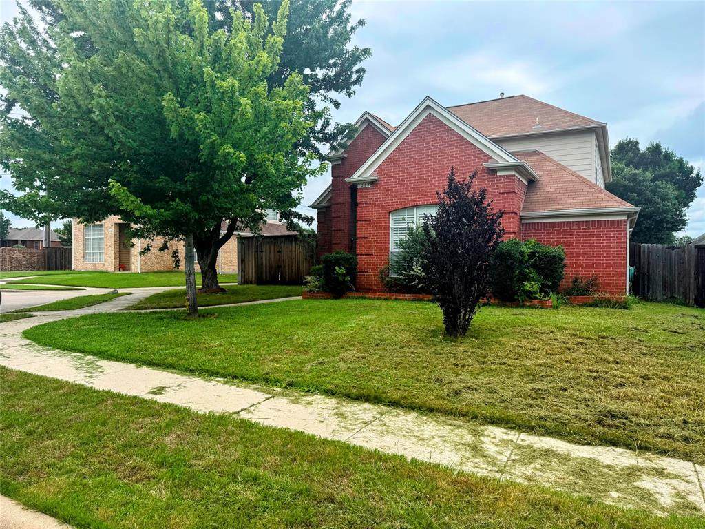 7208 Chateau Drive - Photo 1