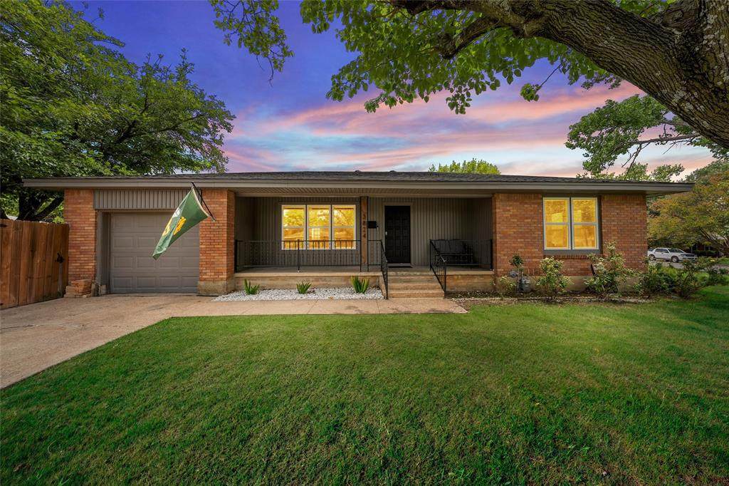 3824 Pine Avenue - Photo 1