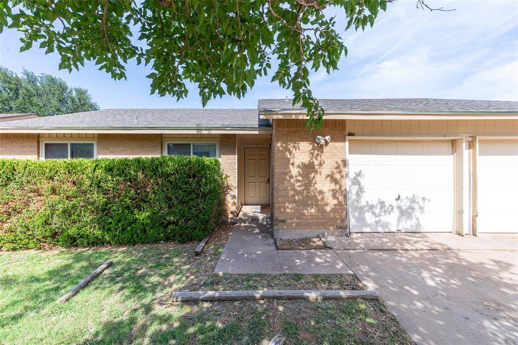 1733 Chucker Court - Photo 1