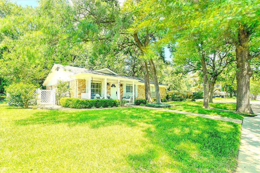 721 Fouts Drive - Photo 1
