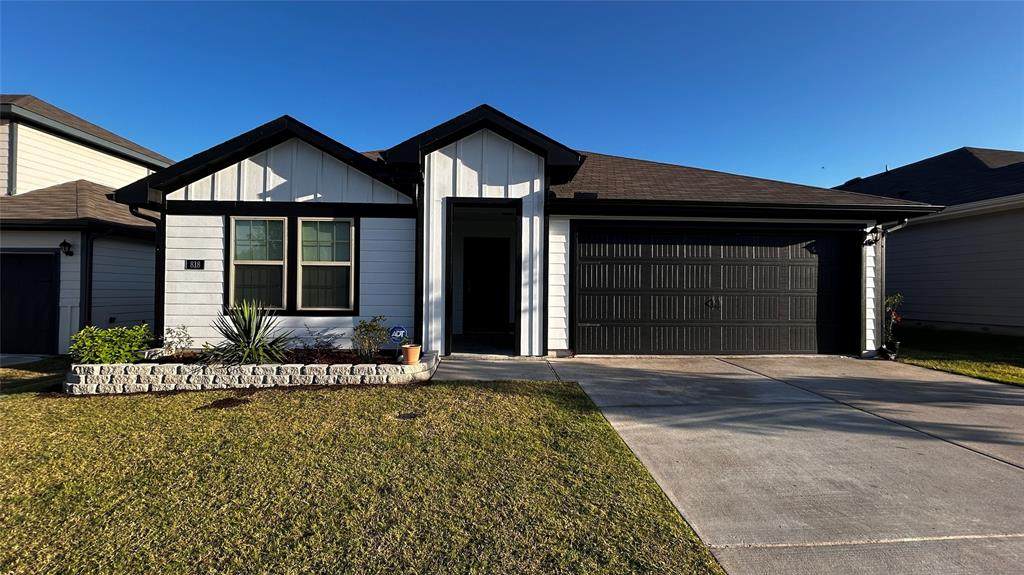 818 Coastline Way - Photo 1